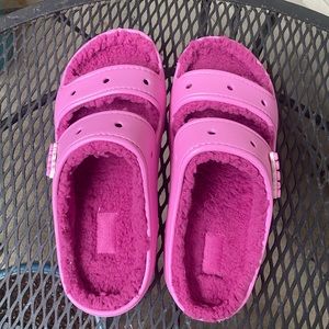 Crocs classic cozy sandal